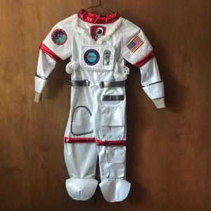 Teetot & Co. Inc. Child’s Size 3-4 White and Red Astronaut Costume with Hat